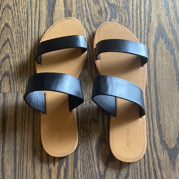 Forever 21 Shoes - NWOT Forever 21 Black Sandals